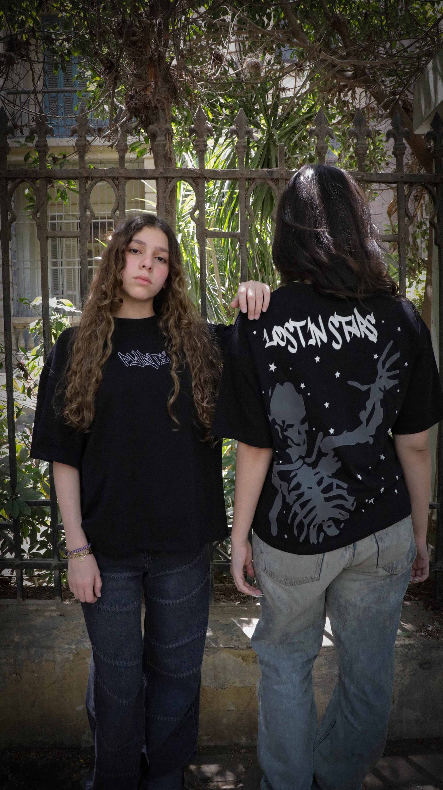 BLACK LOST IN STARS TEE